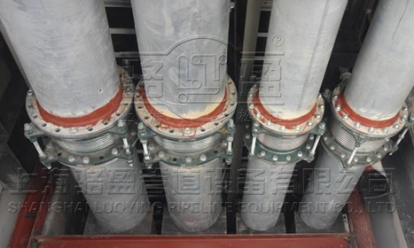 波紋<a href=http://m.kk616.com target=_blank class=infotextkey>補(bǔ)償器</a>安裝現(xiàn)場(chǎng)圖