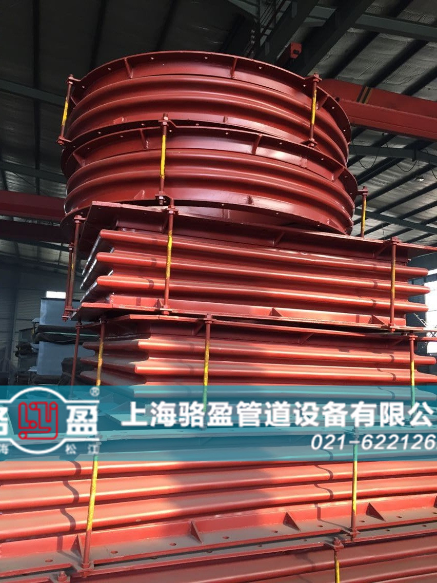 多種型號的非金屬<a href=http://m.kk616.com target=_blank class=infotextkey>補償器</a>發(fā)貨現(xiàn)場